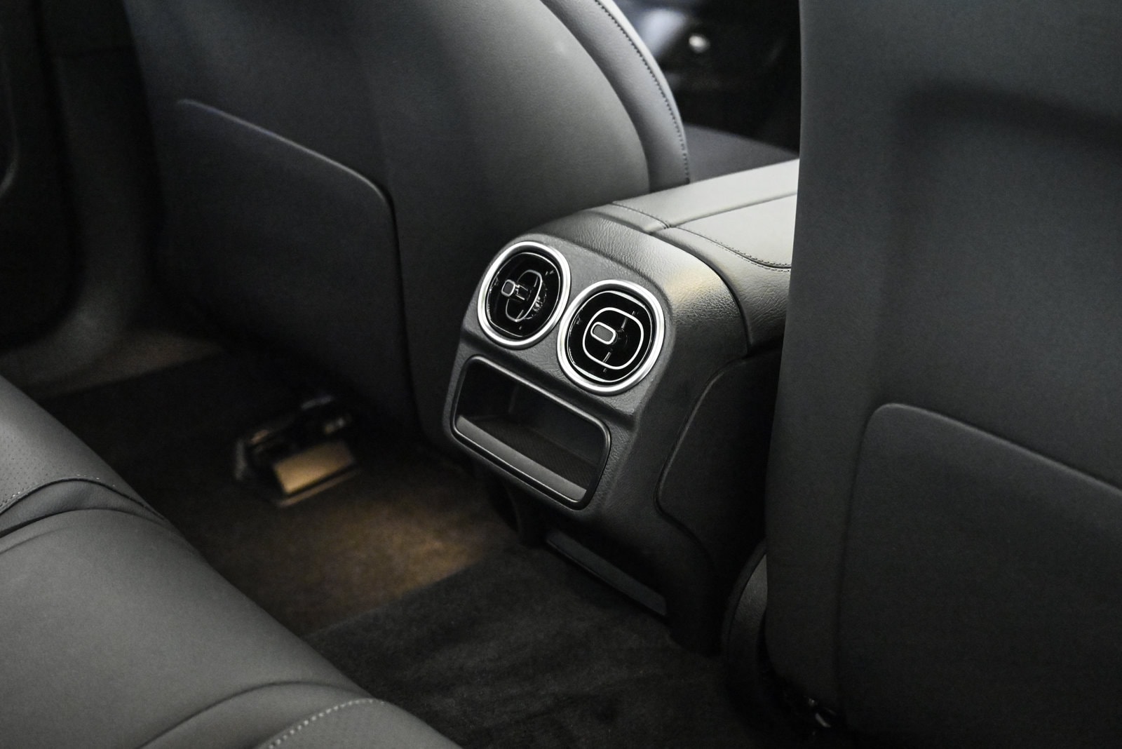 2025 MERCEDES-BENZ C-CLASS - Image 19