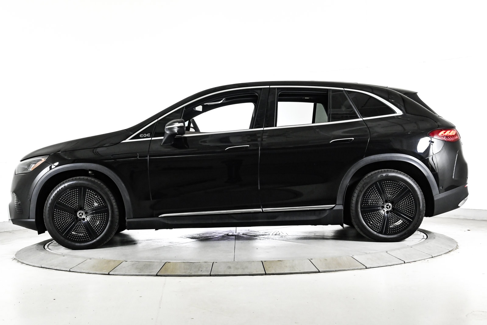 2023 MERCEDES-BENZ EQE-CLASS SUV - Image 8