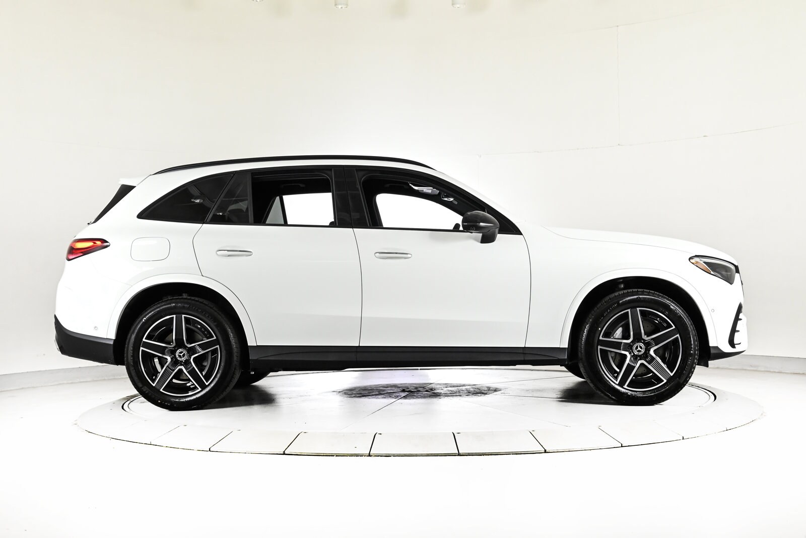 2026 MERCEDES-BENZ GLC-CLASS - Image 4