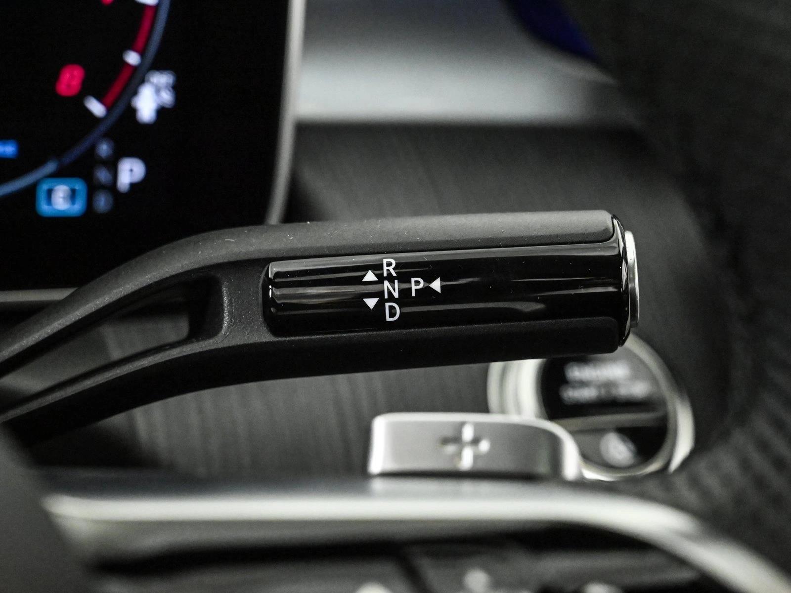 2025 MERCEDES-BENZ C-CLASS - Image 12