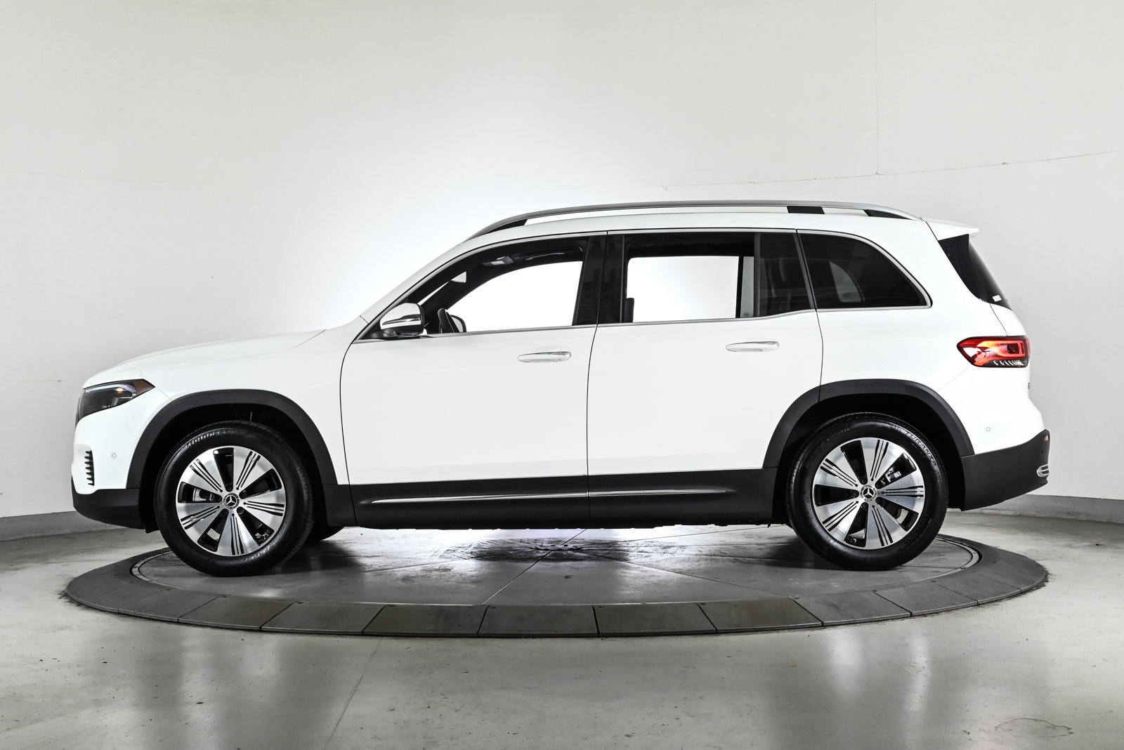 2023 MERCEDES-BENZ EQB-CLASS - Image 9