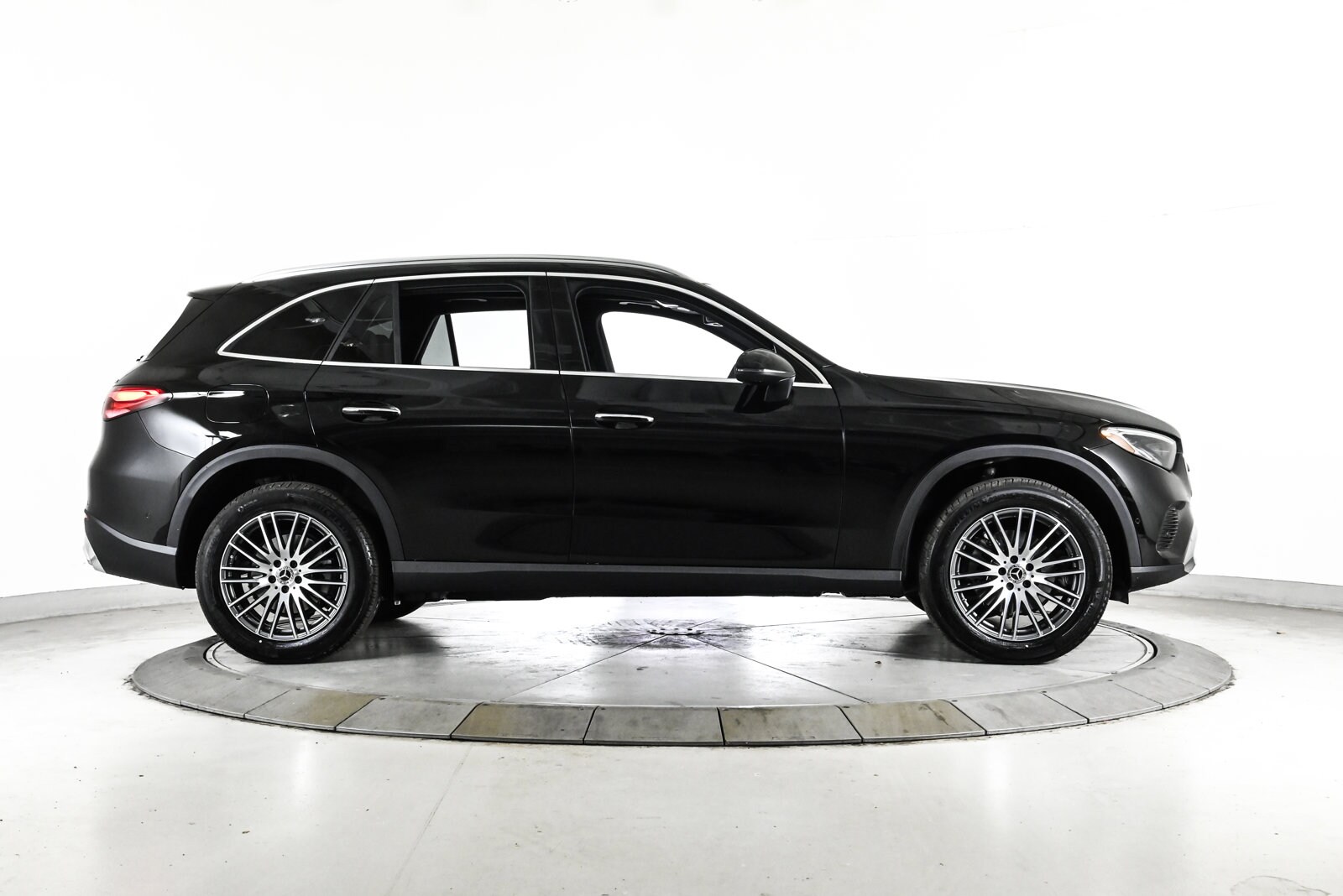2026 MERCEDES-BENZ GLC-CLASS - Image 4