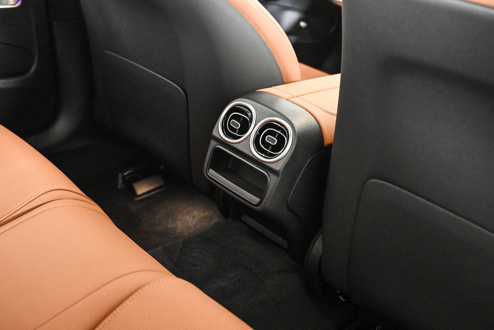 2025 MERCEDES-BENZ C-CLASS - Image 19