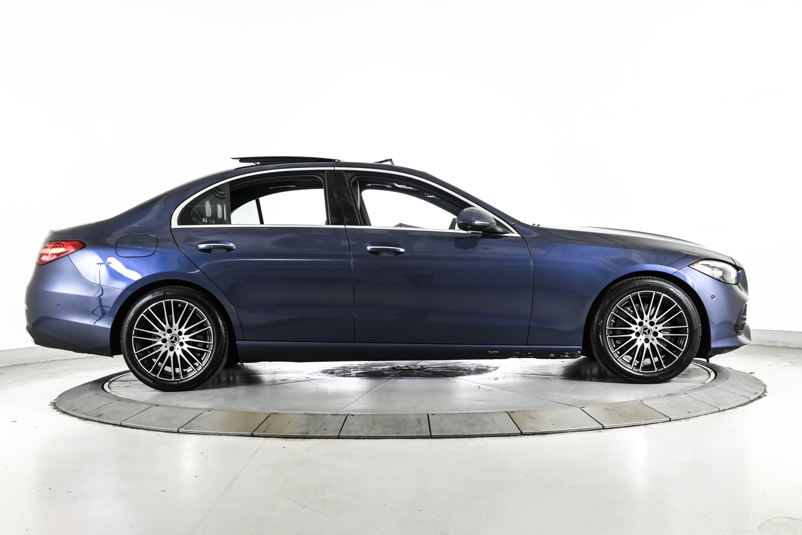 2025 MERCEDES-BENZ C-CLASS - Image 4