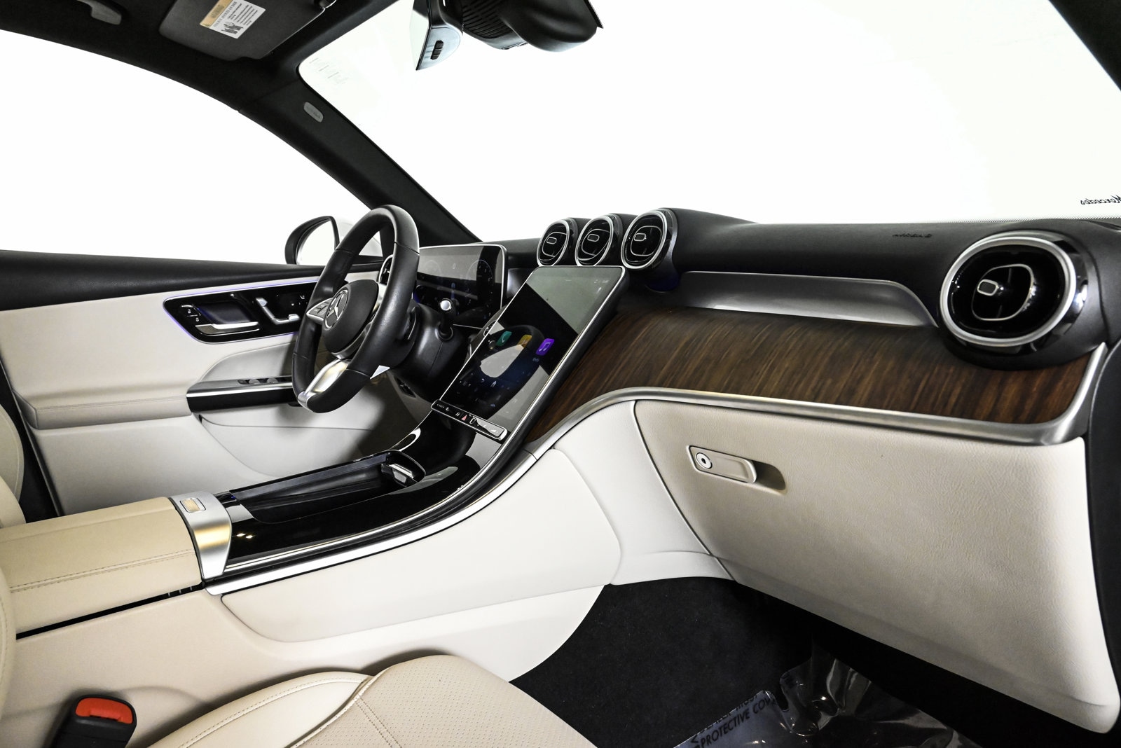 2025 MERCEDES-BENZ GLC-CLASS - Image 24