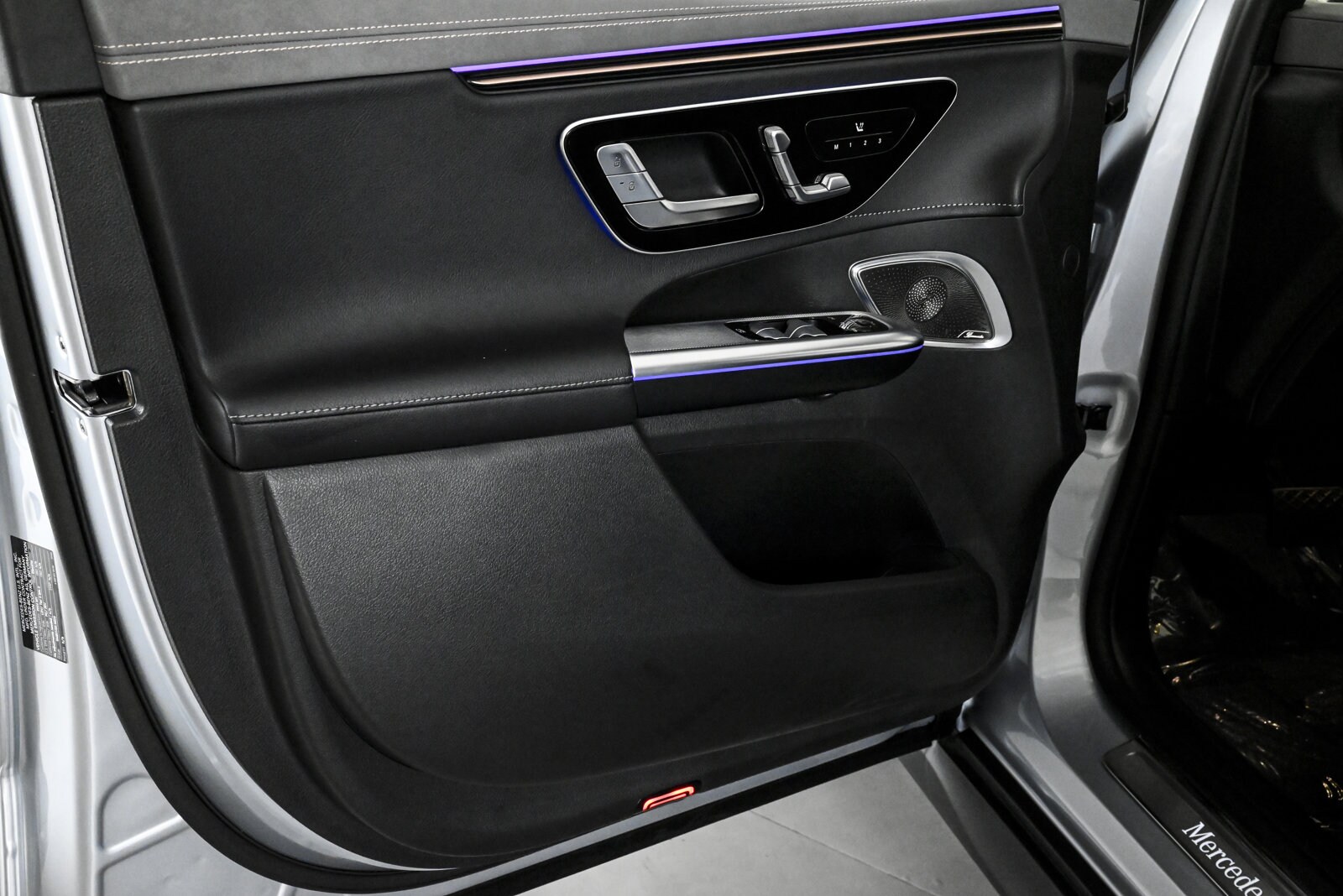 2025 MERCEDES-BENZ EQE-CLASS SUV - Image 19