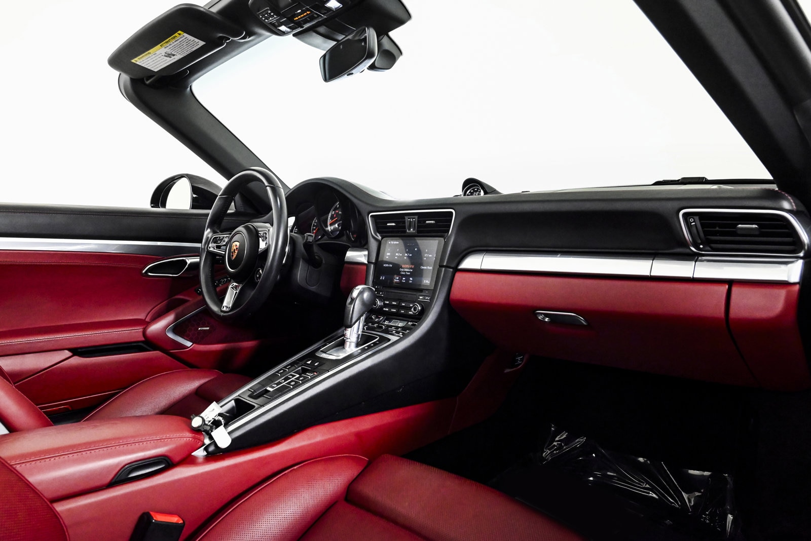 2018 PORSCHE 911 - Image 11