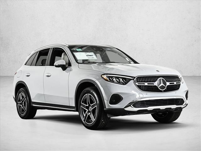 2026 Mercedes Benz GLC 300 4MATIC photo 3