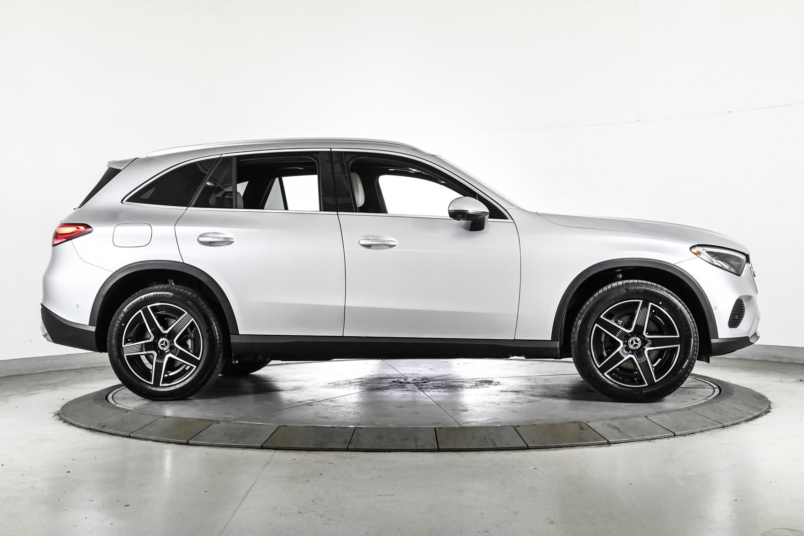 2026 MERCEDES-BENZ GLC-CLASS - Image 4