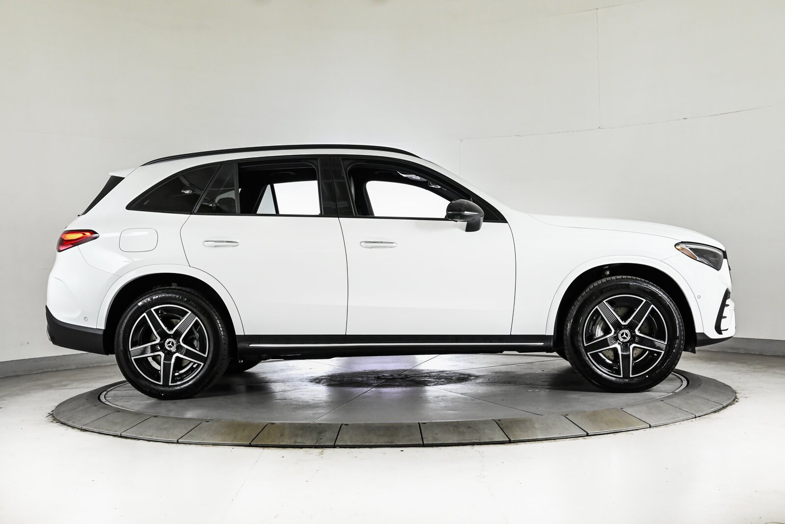 2026 MERCEDES-BENZ GLC-CLASS - Image 4