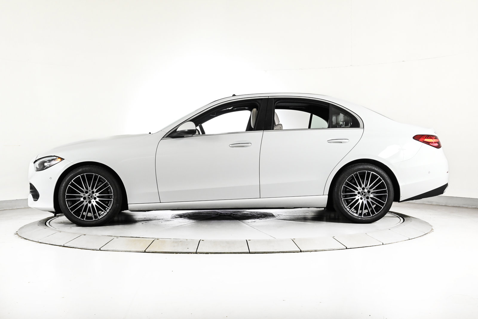 2025 MERCEDES-BENZ C-CLASS - Image 9