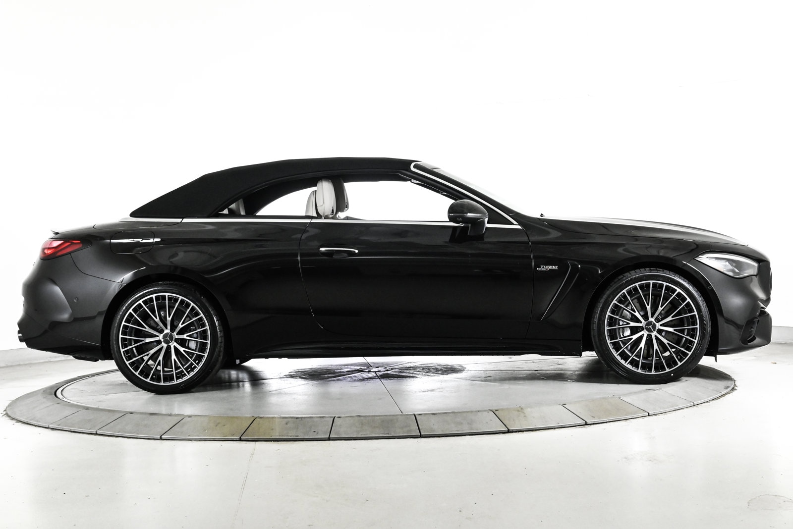 2026 MERCEDES-BENZ CLE - Image 4