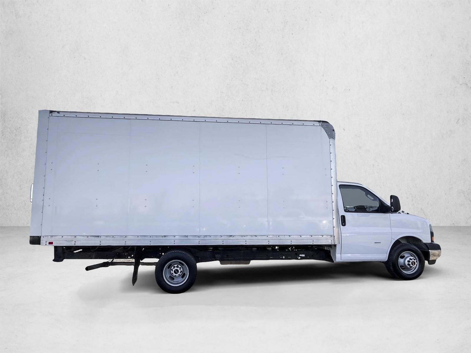 2022 GMC SAVANA - Image 4