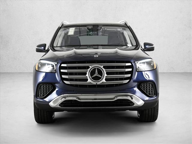 2026 Mercedes Benz GLS 450 4MATIC photo 2