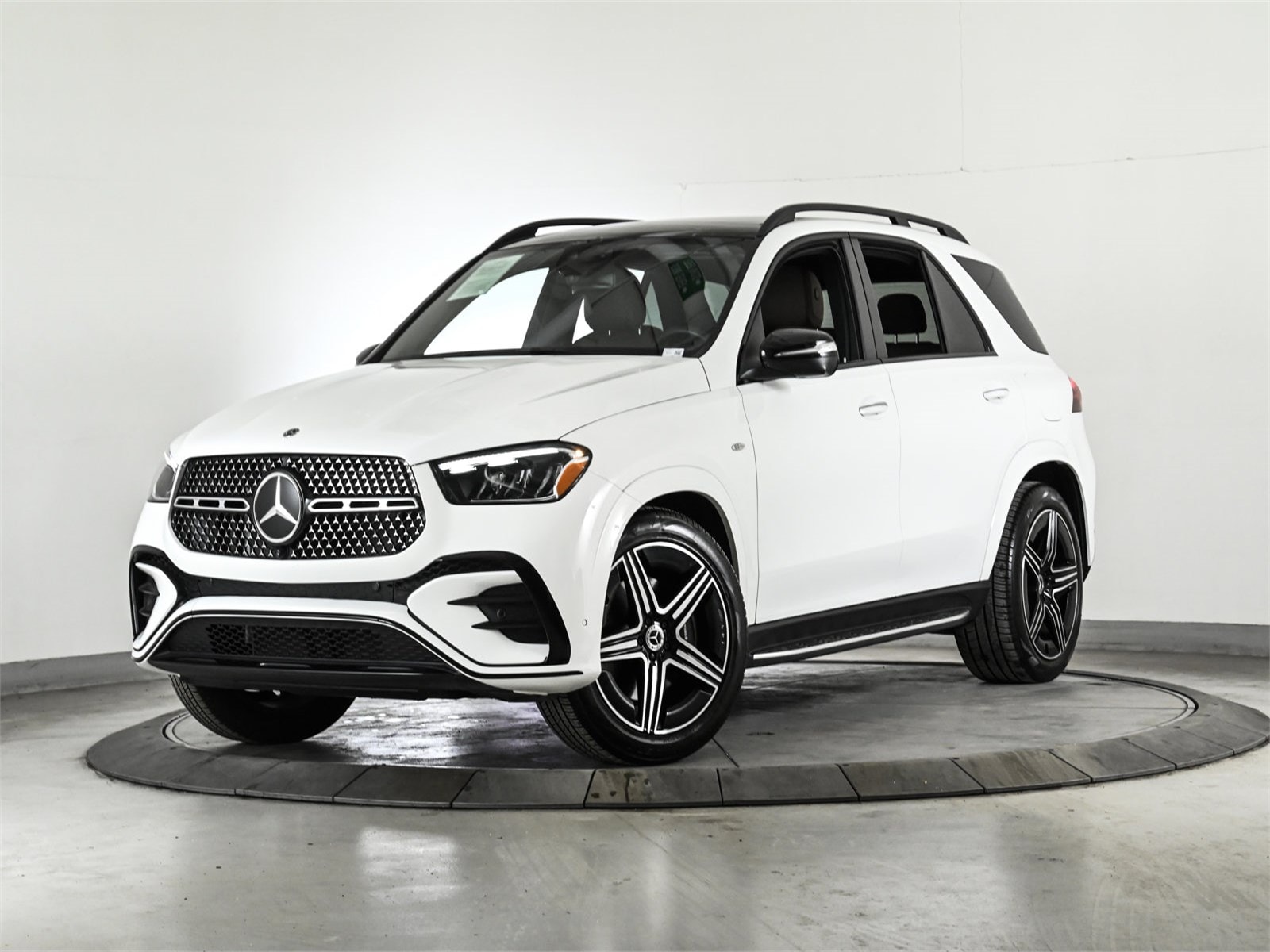 2025 Mercedes-Benz GLE GLE450E's photo