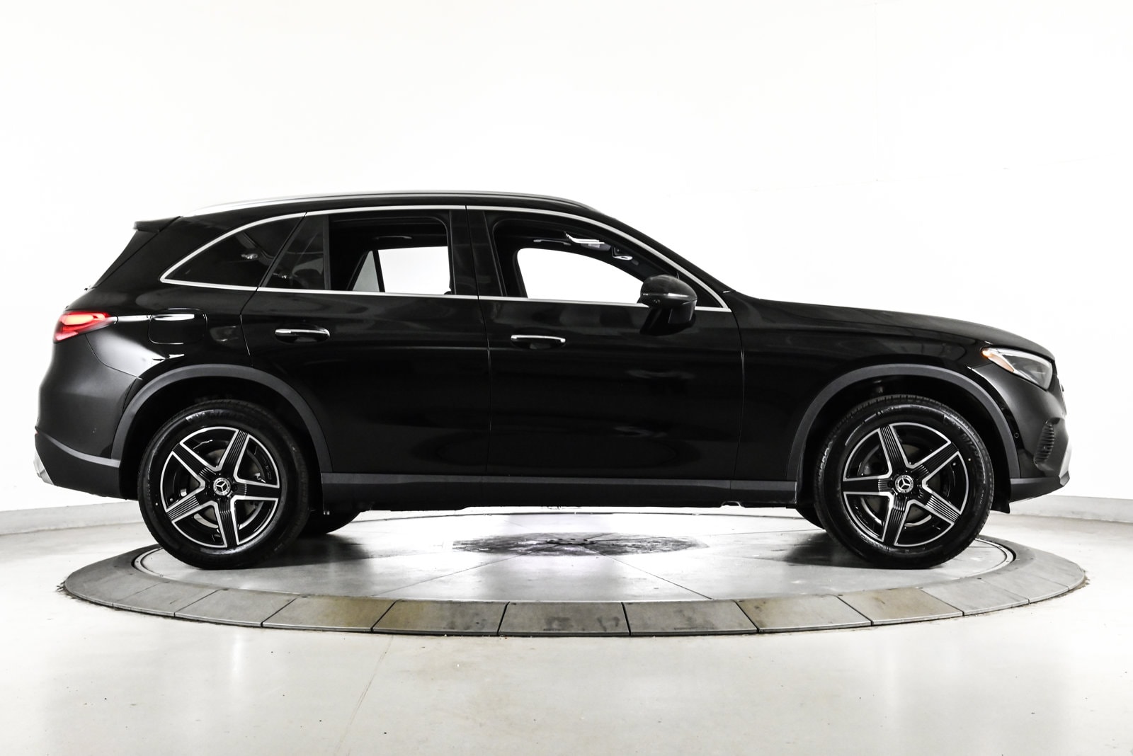 2026 MERCEDES-BENZ GLC-CLASS - Image 4