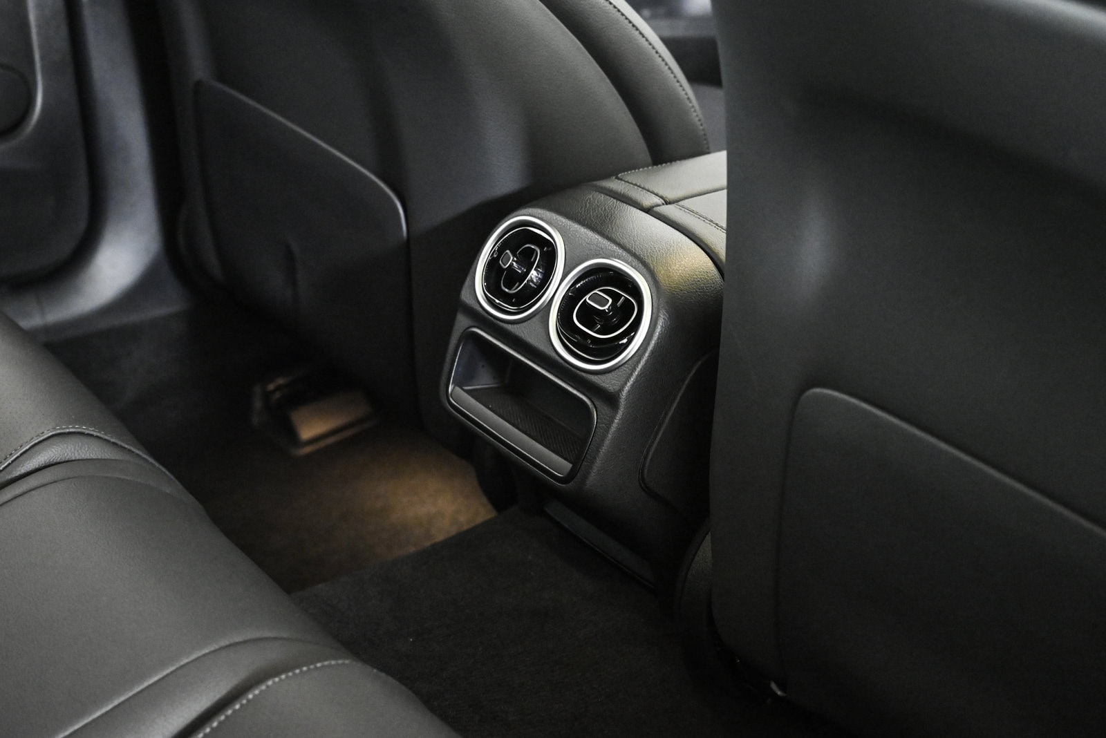 2025 MERCEDES-BENZ C-CLASS - Image 19