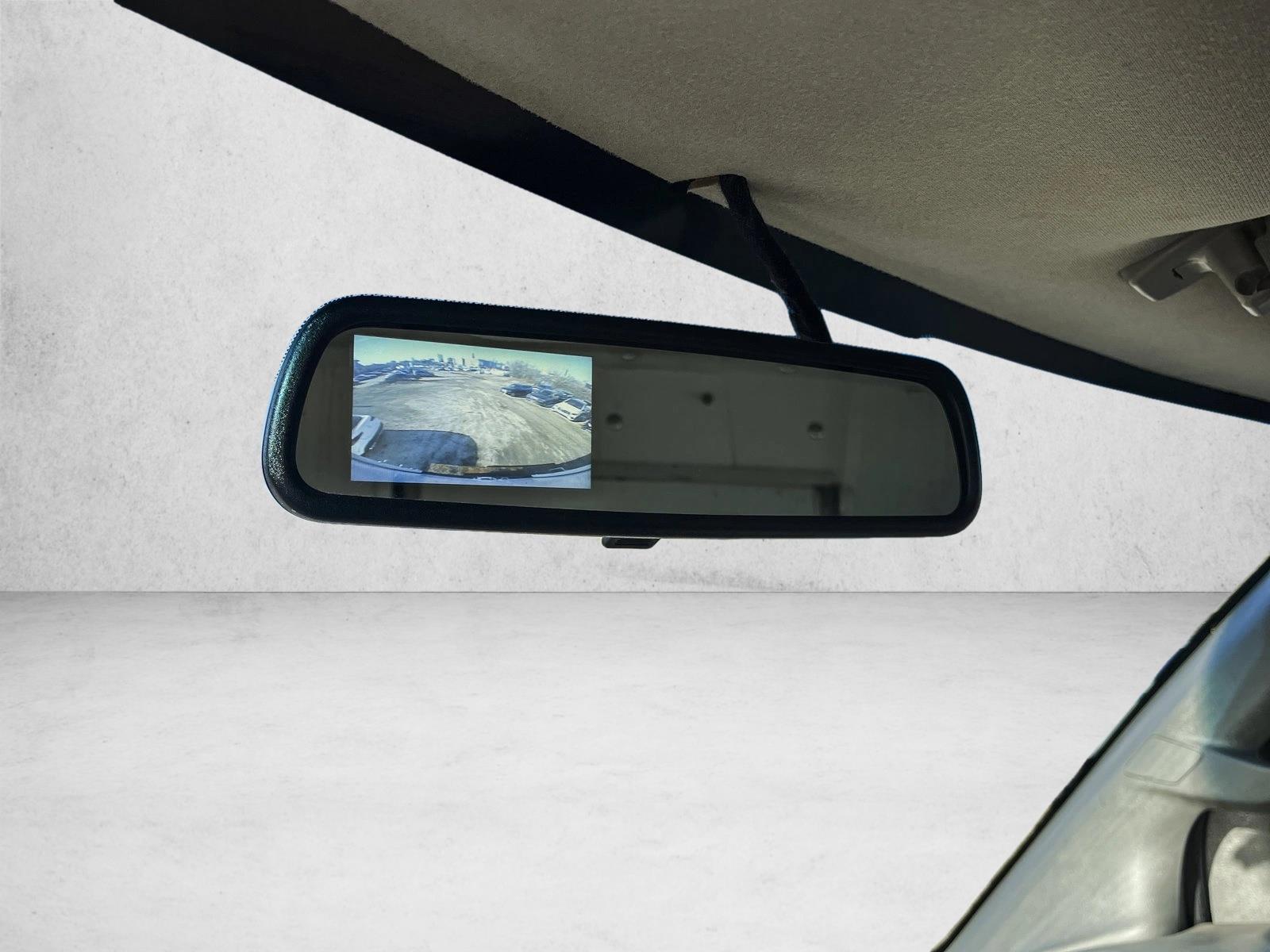 2022 GMC SAVANA - Image 13