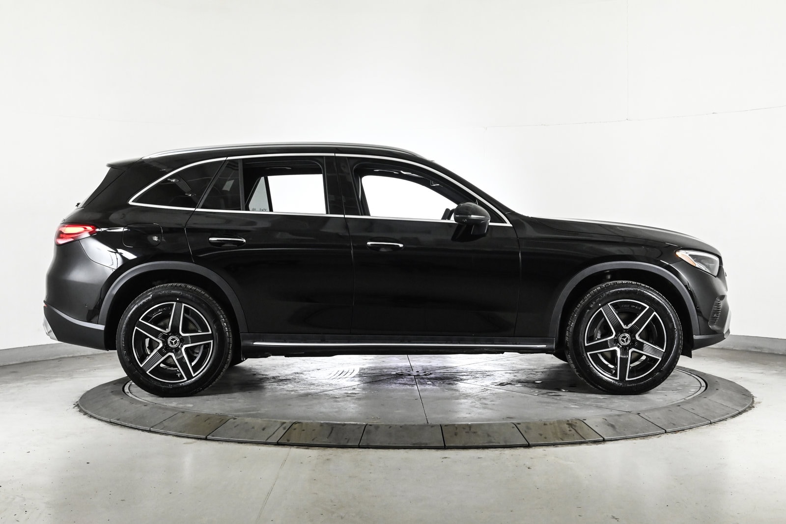2026 MERCEDES-BENZ GLC-CLASS - Image 4