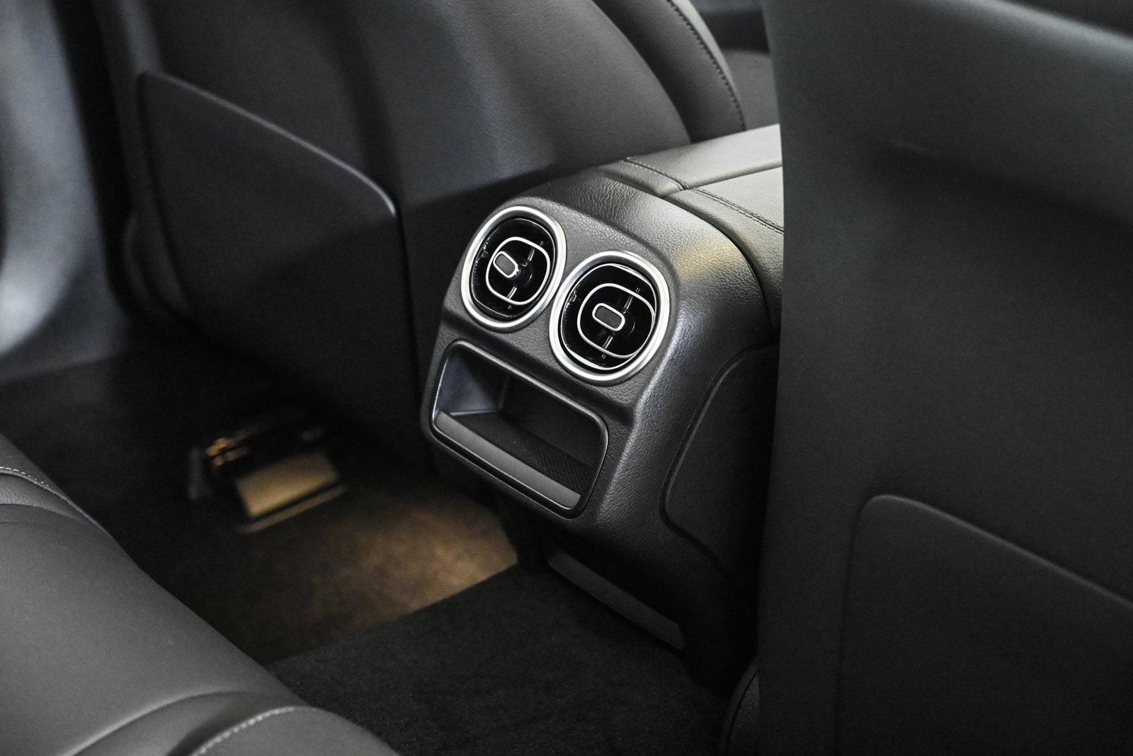 2024 MERCEDES-BENZ C-CLASS - Image 19