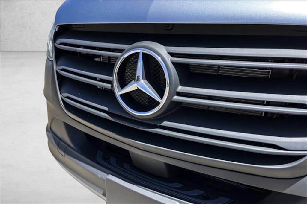 New 2025 Mercedes-Benz Sprinter Cargo Van 2500 Standard Roof I4 Diesel 144" RWD Van Cargo Van