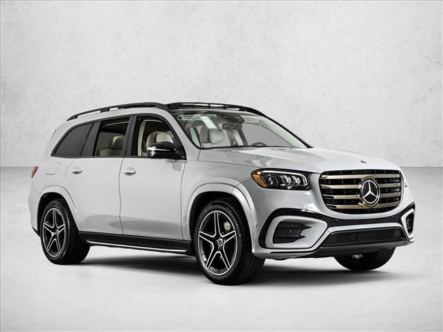 2026 Mercedes Benz GLS 450 4MATIC photo 3