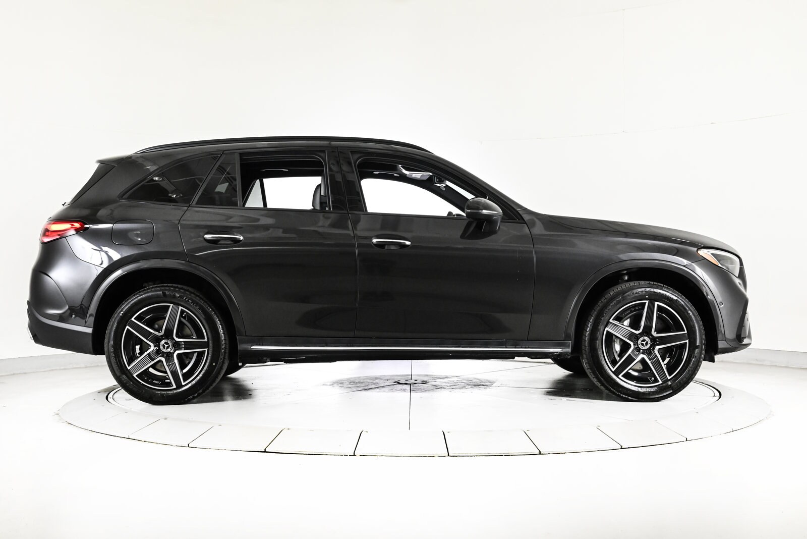 2026 MERCEDES-BENZ GLC-CLASS - Image 4