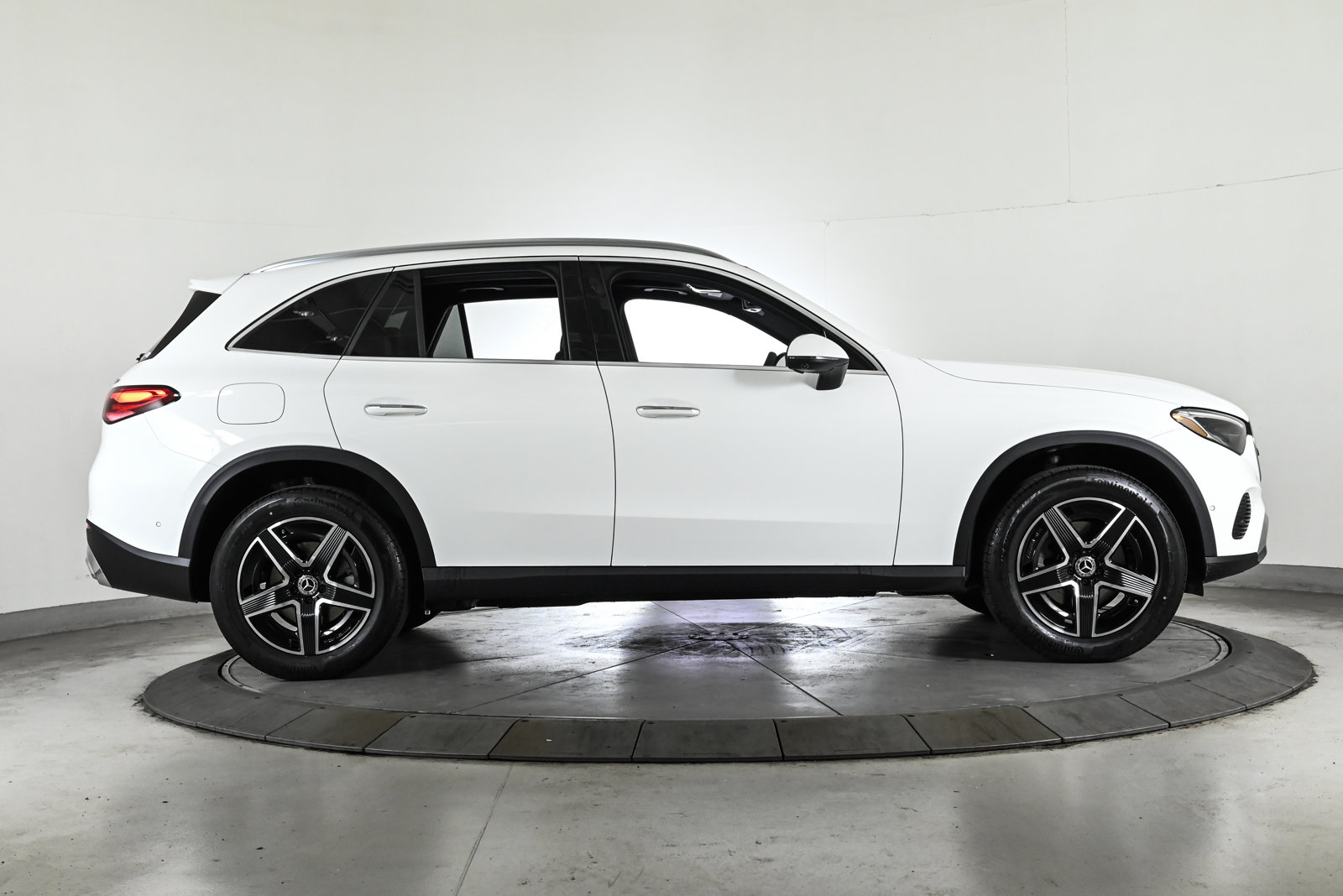 2026 MERCEDES-BENZ GLC-CLASS - Image 4