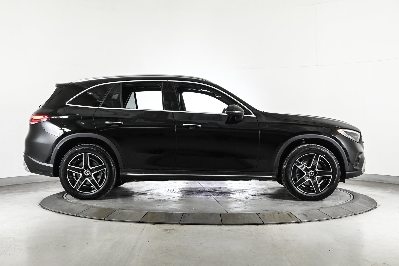 2026 MERCEDES-BENZ GLC-CLASS - Image 4