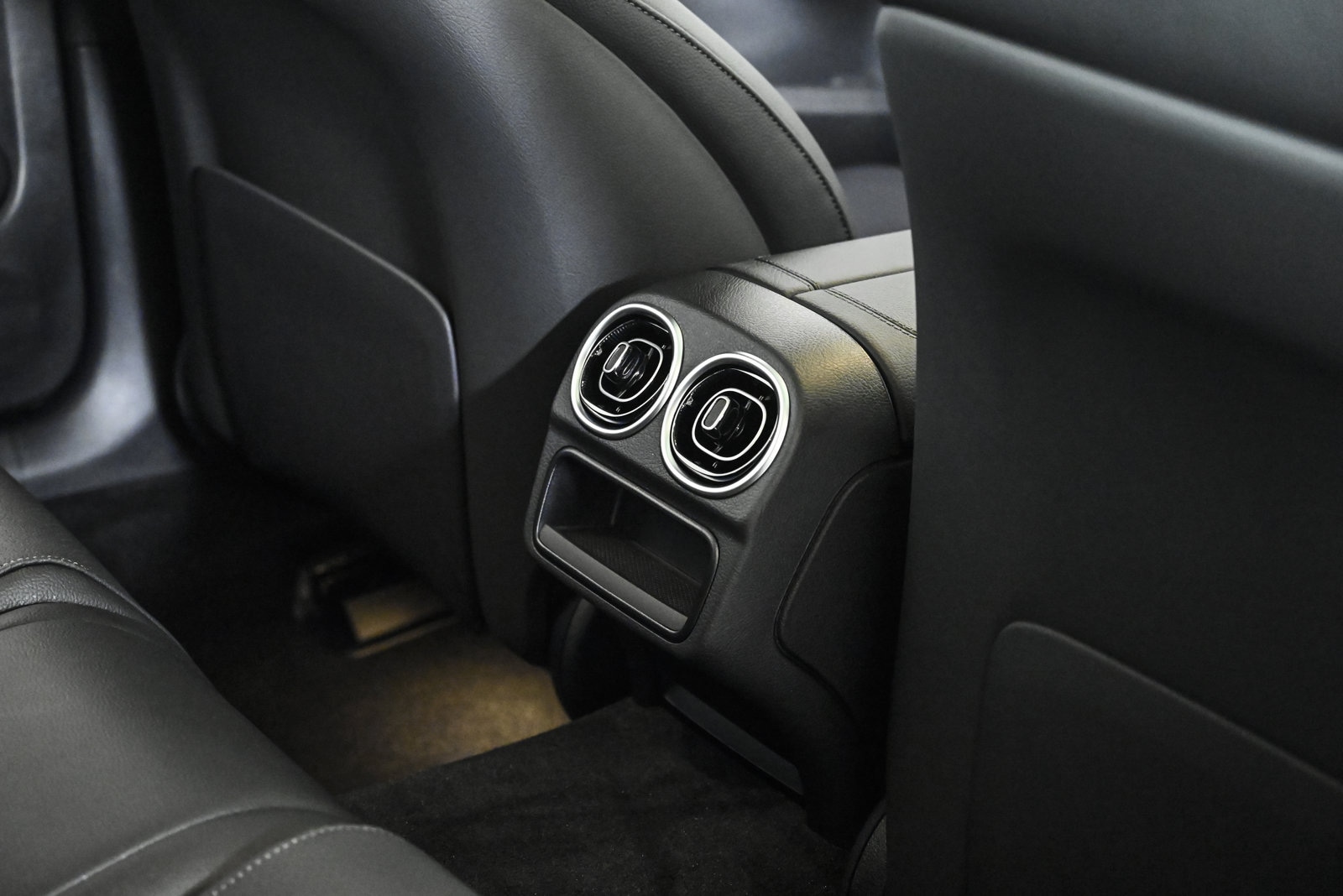 2025 MERCEDES-BENZ C-CLASS - Image 19