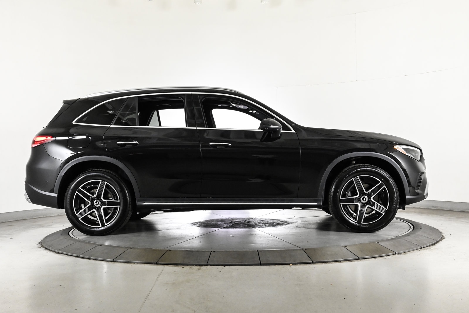 2026 MERCEDES-BENZ GLC-CLASS - Image 4