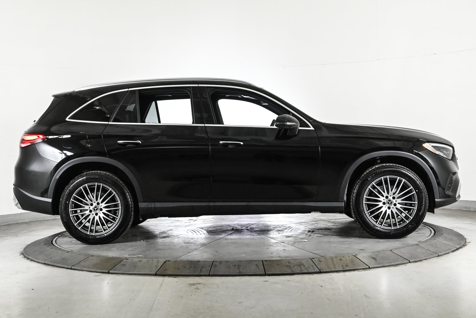 2026 MERCEDES-BENZ GLC-CLASS - Image 4