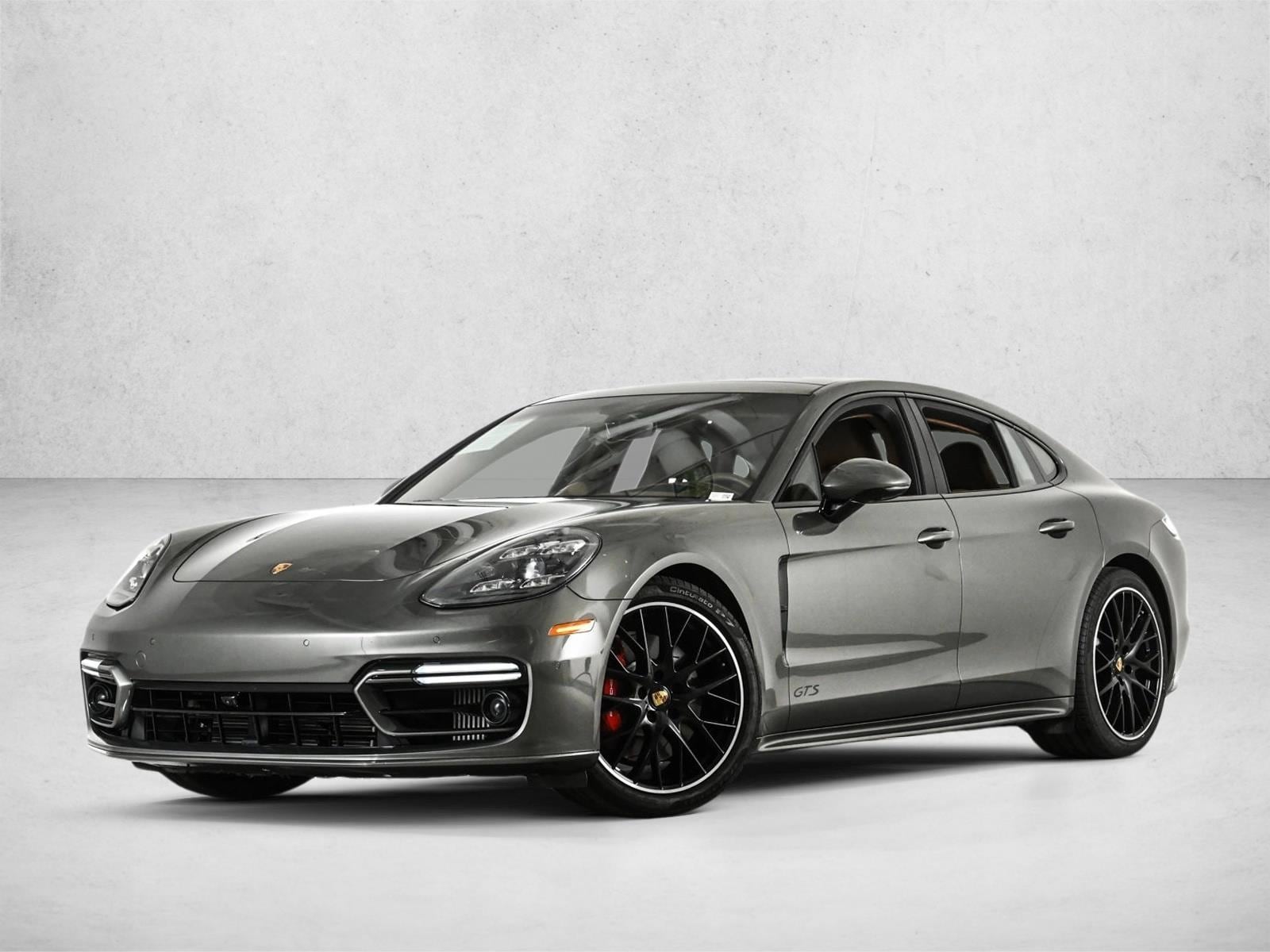 2023 Porsche Panamera GTS's photo