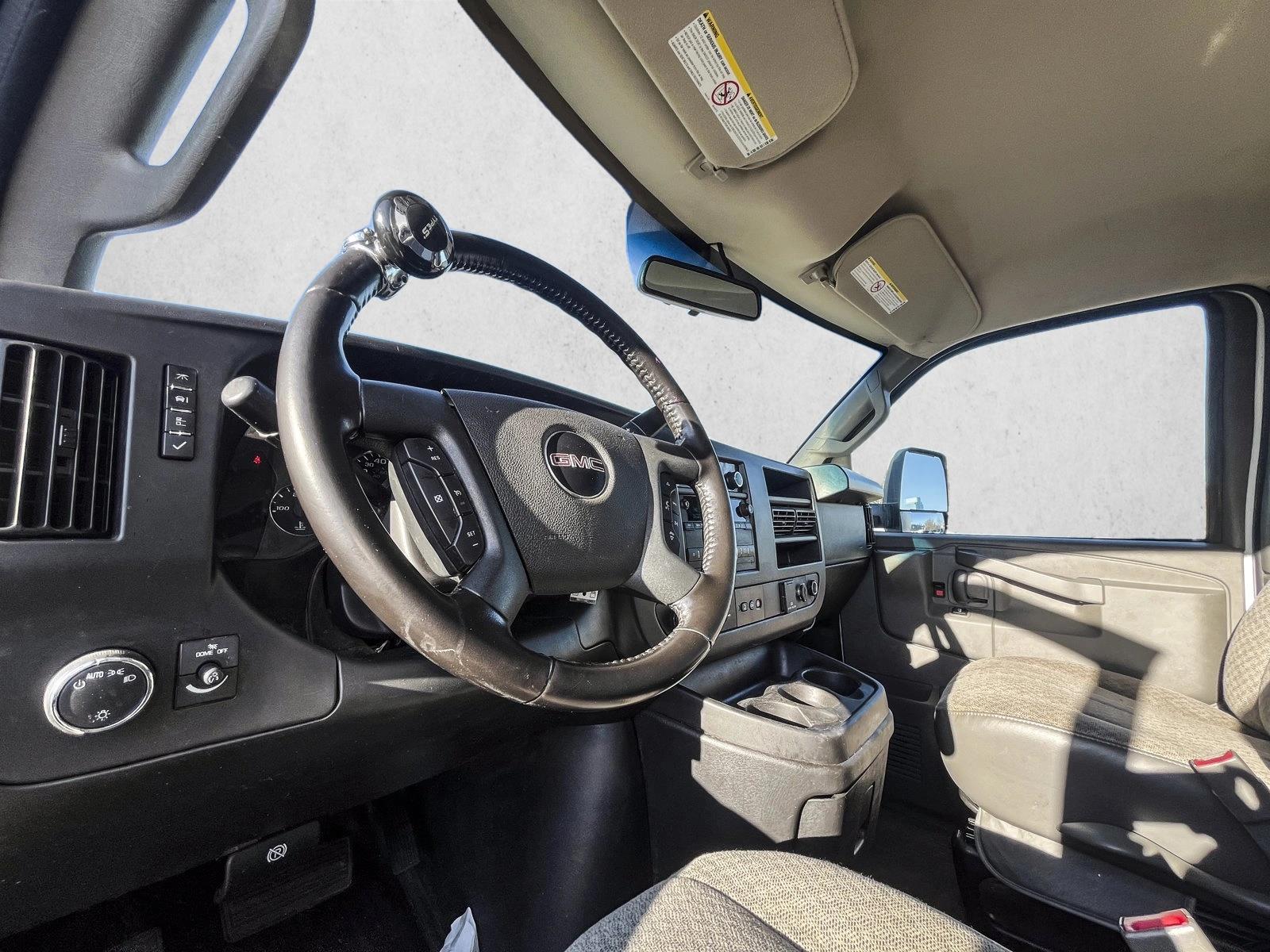 2022 GMC SAVANA - Image 10