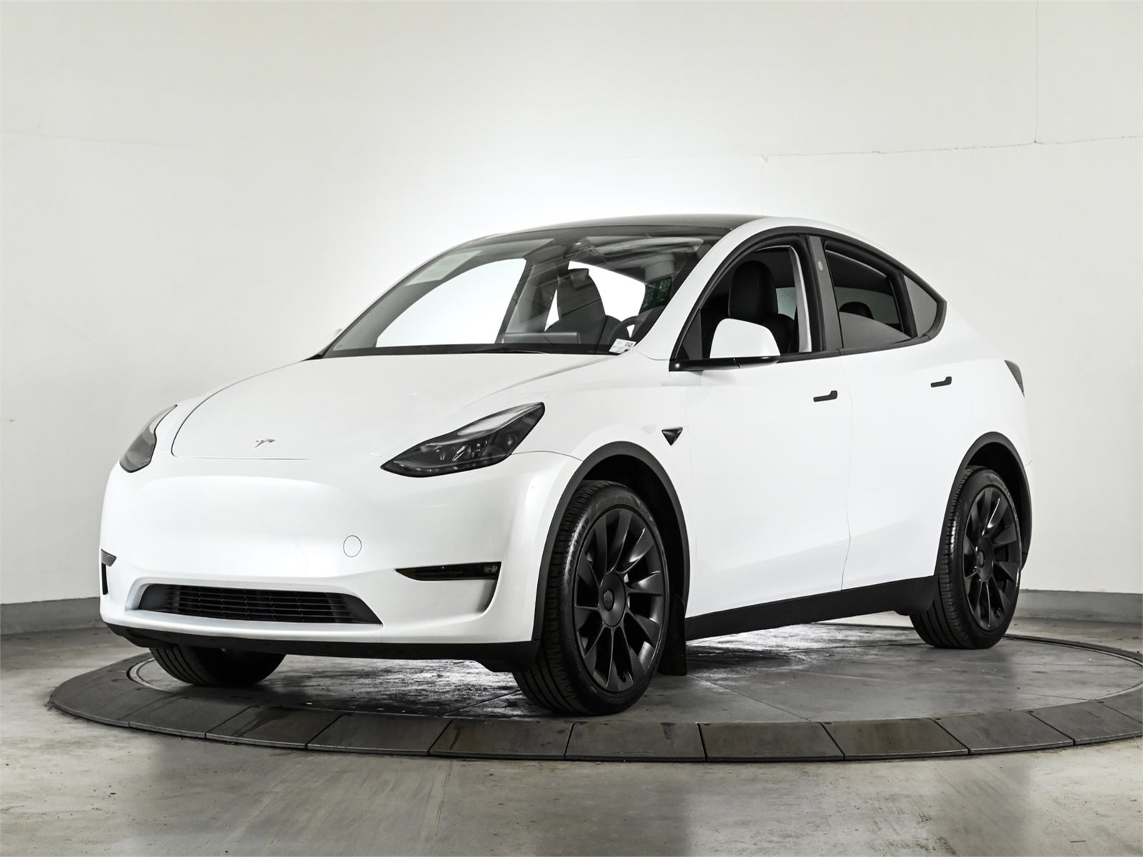 2023 Tesla Model Y Long Range's photo