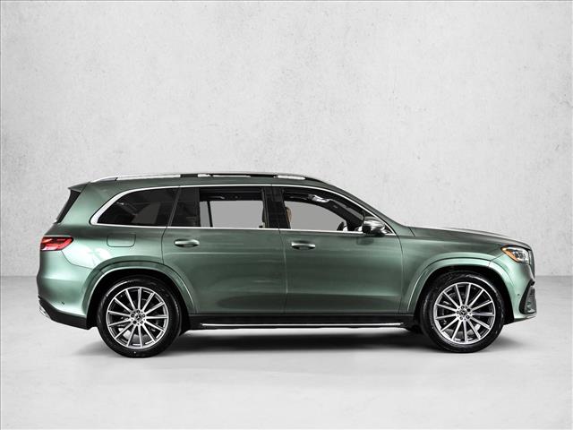 2026 Mercedes Benz GLS 580 4MATIC photo 4