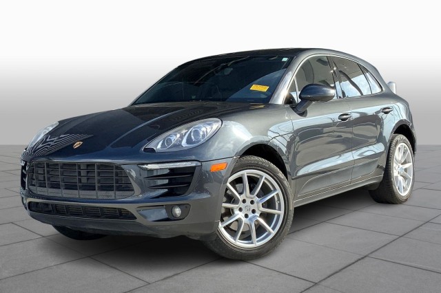 2017 Porsche Macan Base's photo