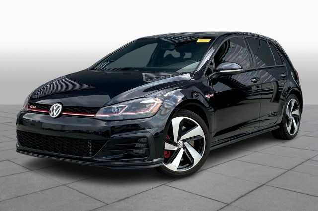 2019 Volkswagen Golf GTI SE's photo