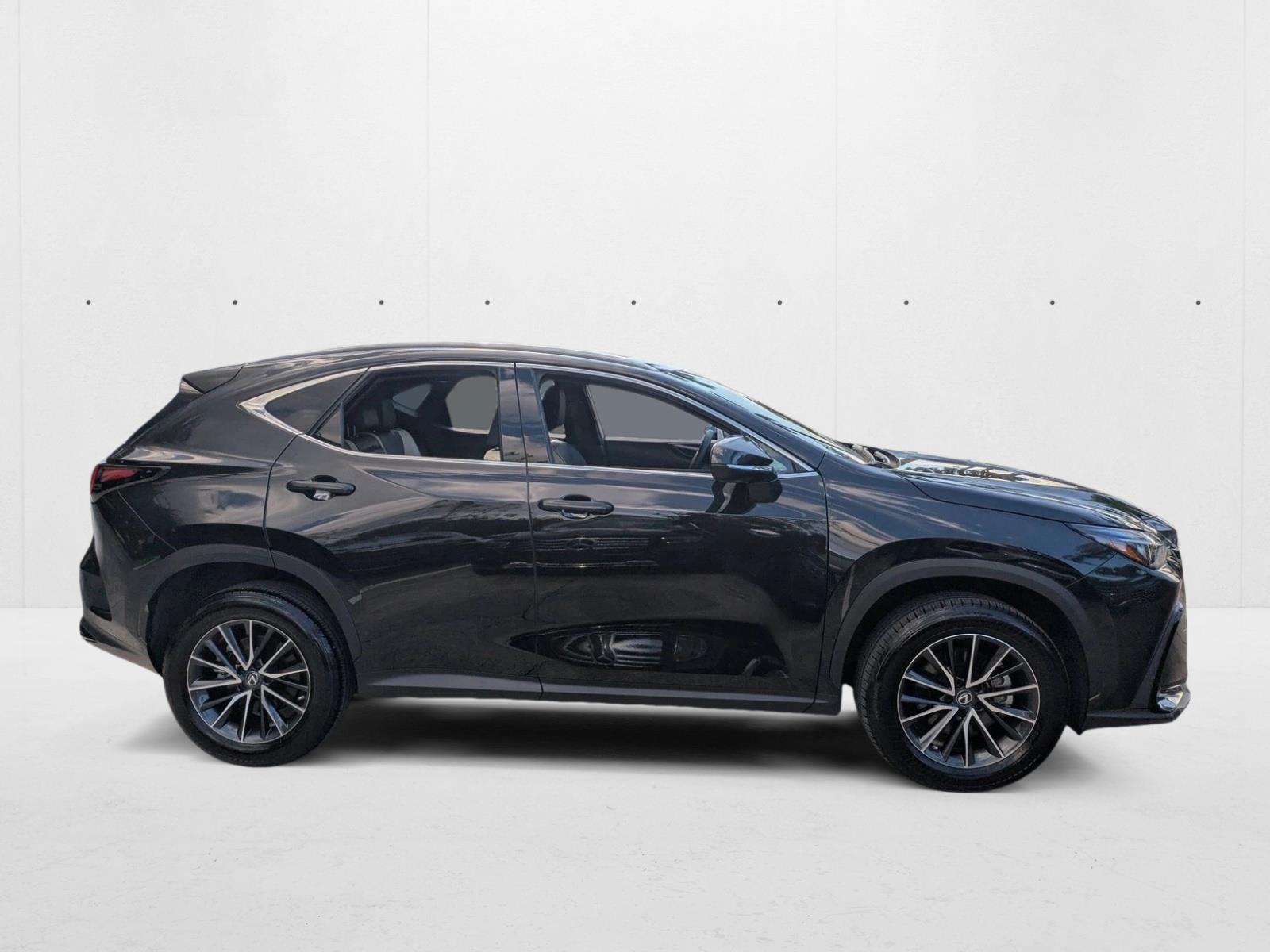 2023 Lexus NX Premium photo 4