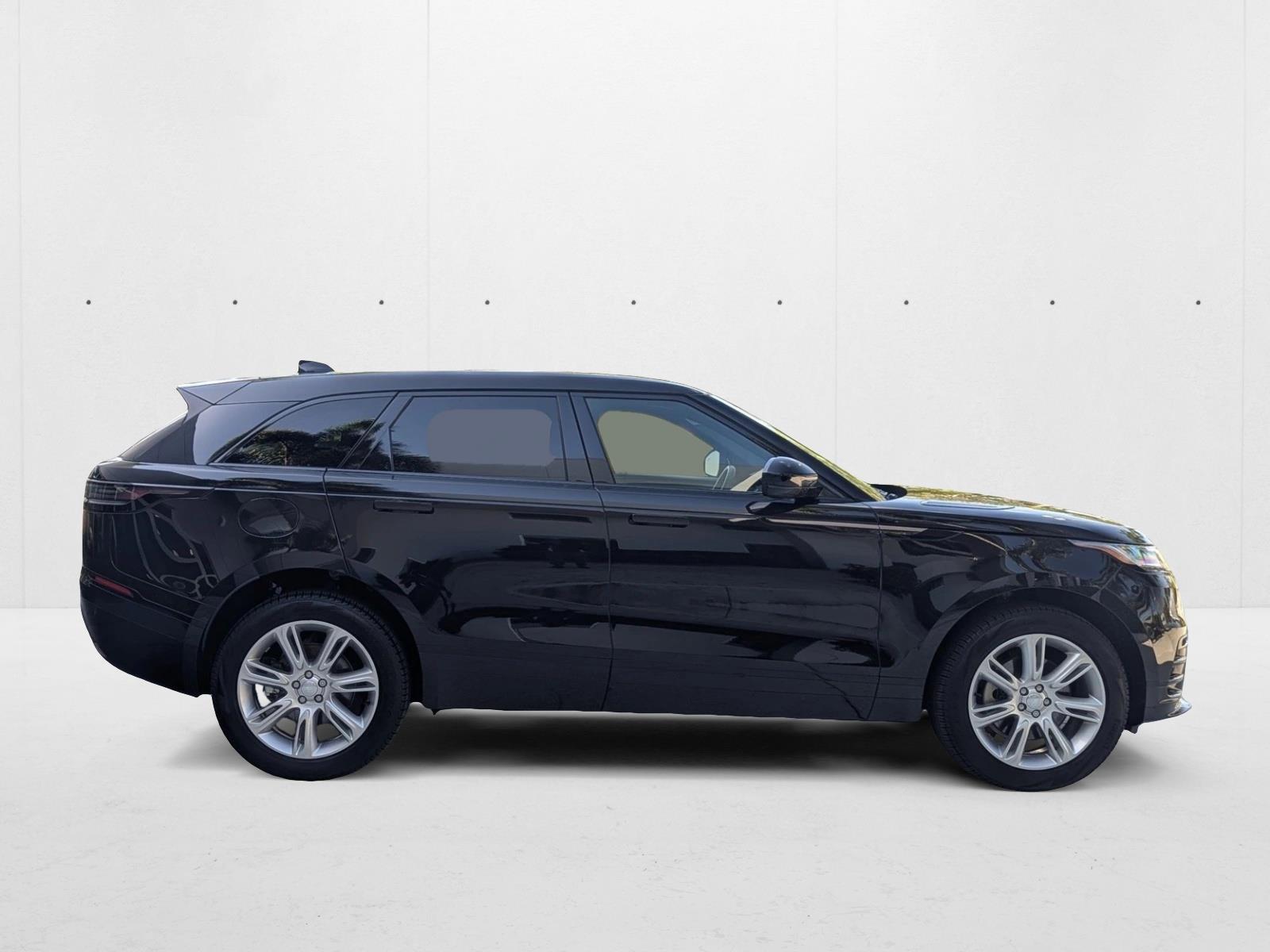 2024 Land Rover Range Rover Velar P250 Dynamic SE photo 2