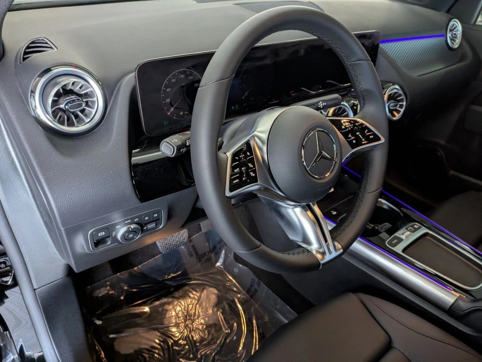2025 Mercedes Benz GLA 250 photo 3
