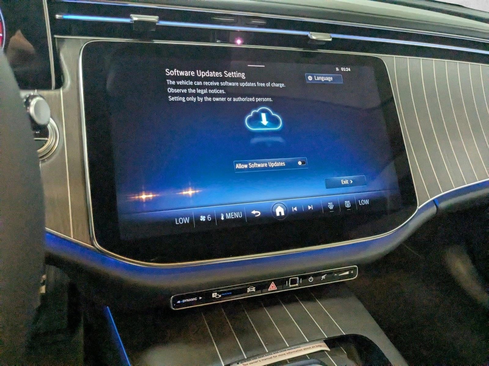 2025 Mercedes-Benz E-Class E350 - Photo 11