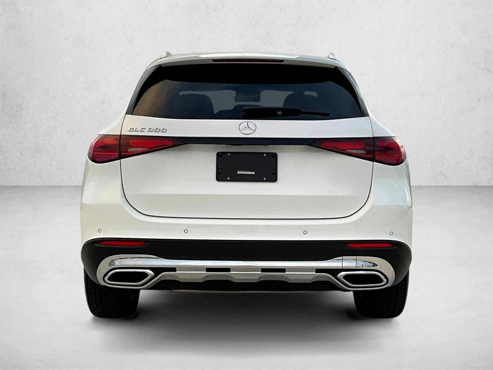 2025 Mercedes Benz GLC 300 photo 4