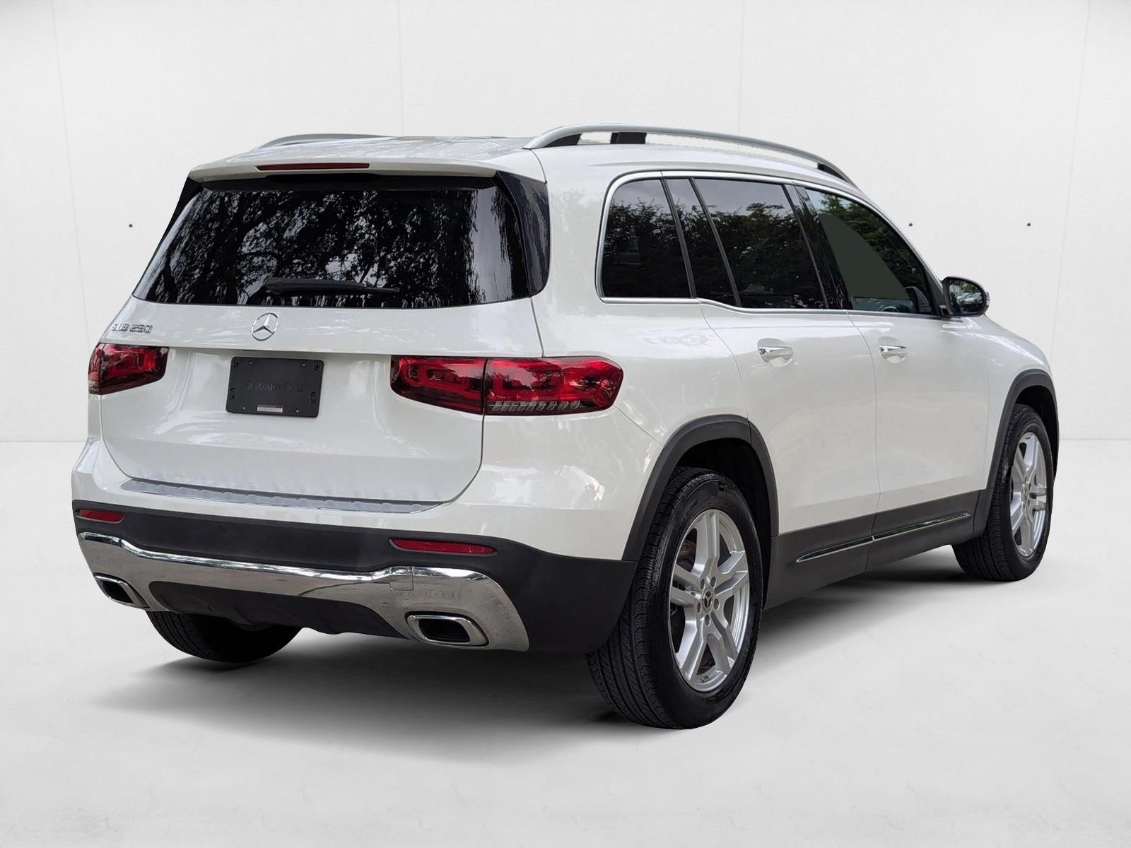 2020 Mercedes Benz GLB 250 photo 4