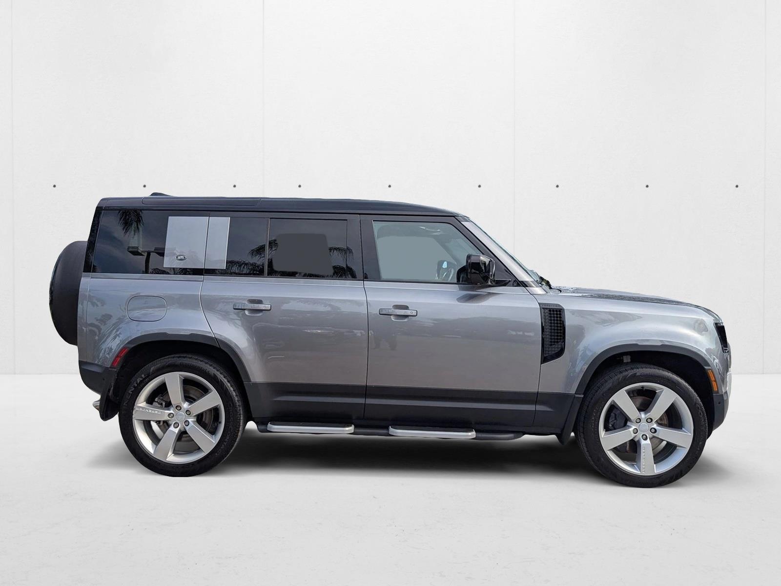 2024 Land Rover Defender SE photo 4