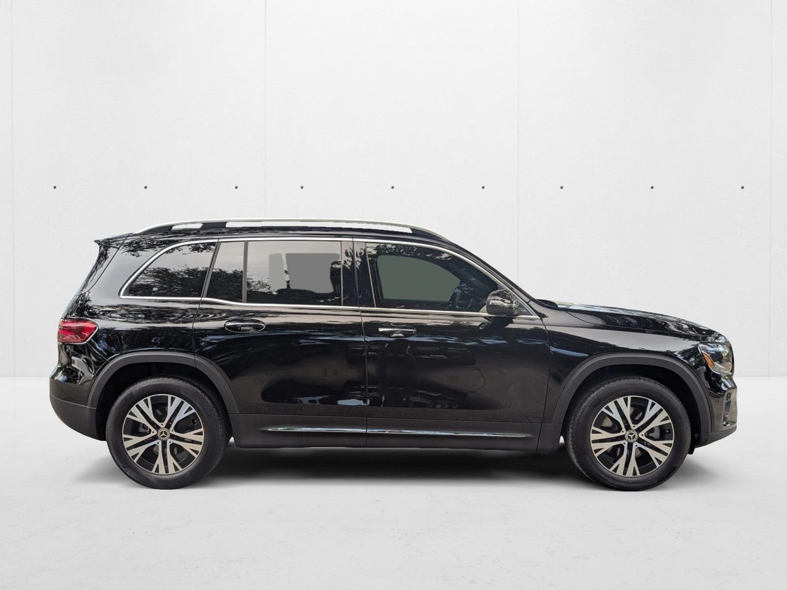2025 Mercedes Benz GLB 250 photo 4
