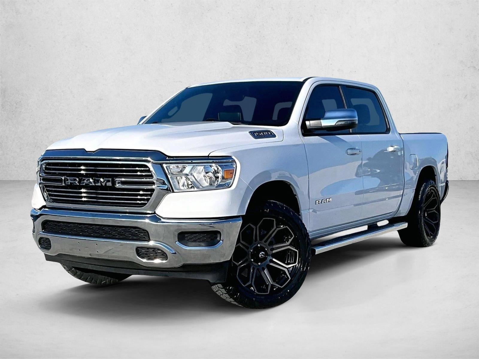 2024 RAM 1500 Laramie 4x4 Crew Cab 5'7's photo