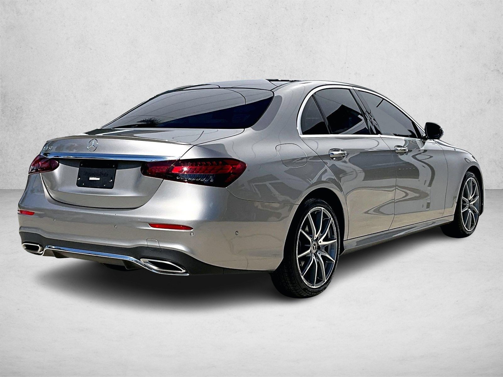 2022 Mercedes Benz E 350 Sedan photo 2