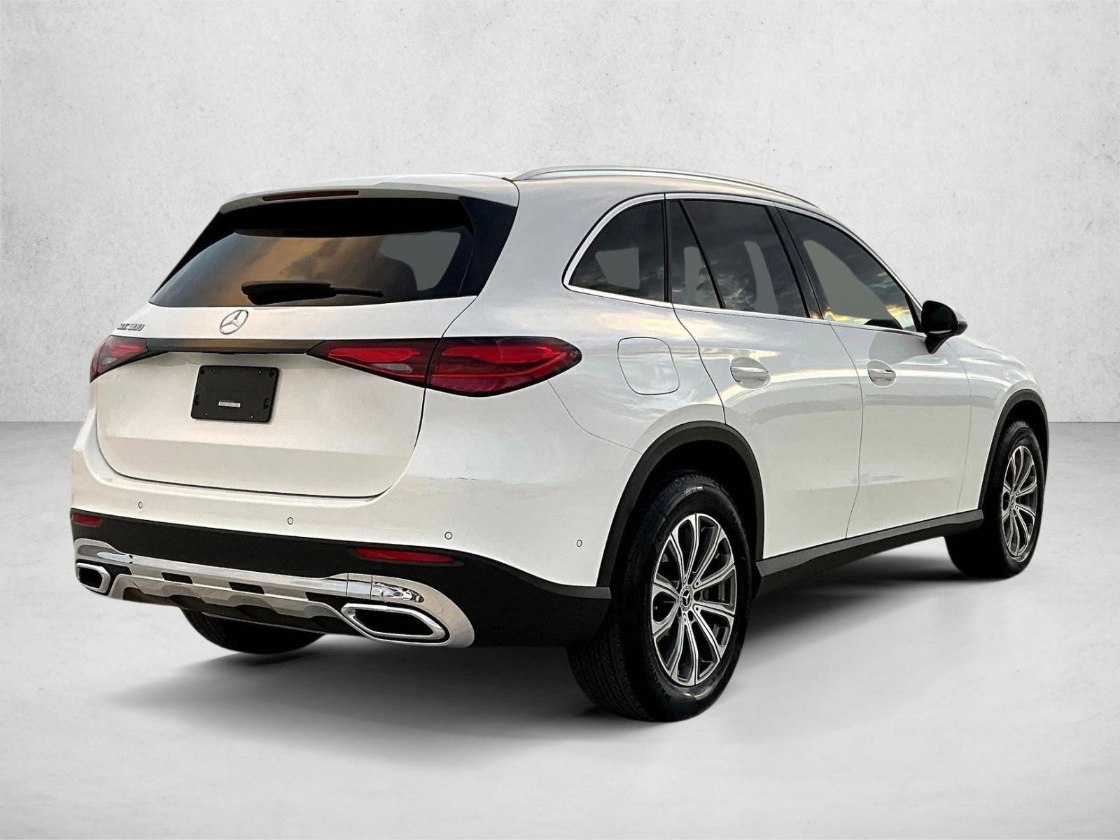 2025 Mercedes Benz GLC 300 photo 2