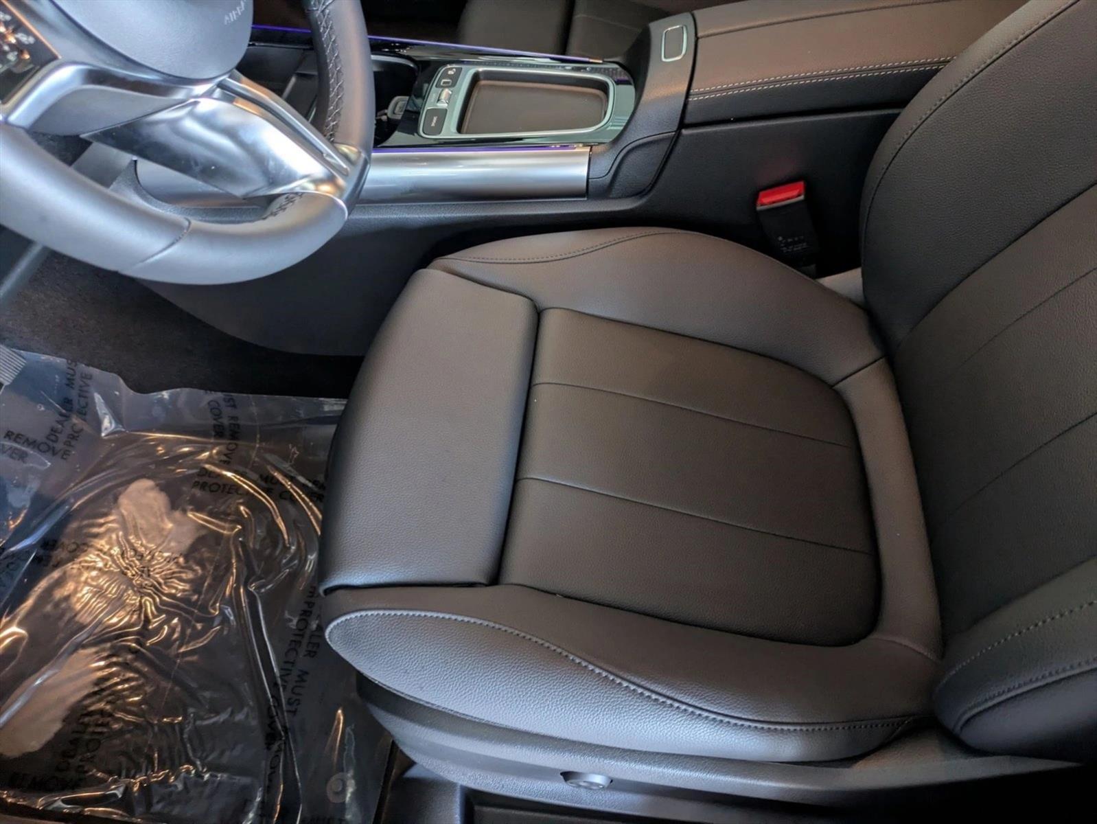 2025 Mercedes Benz GLA 250 photo 4